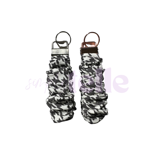 Houndstooth - Scrunch Wristlet
