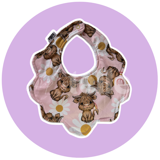Daisy Highland Cow - Bib Scallop